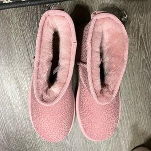 Pink dot Ugg minis never worn SFPF home